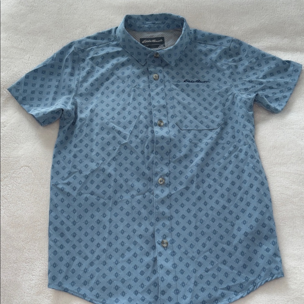 Eddie Bauer  Boys Light Weight Button Down Shirt Size 8